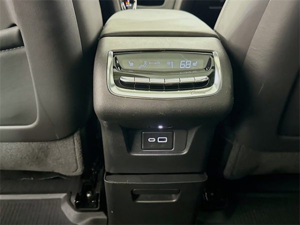 0c28d4656f5c48cfbb98d4ea23f163a2 2022 Cadillac XT6 Sport