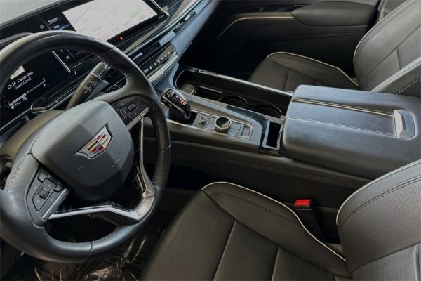 13f02cd1dcb54ded8b524c7063a2f279 2021 Cadillac Escalade Sport