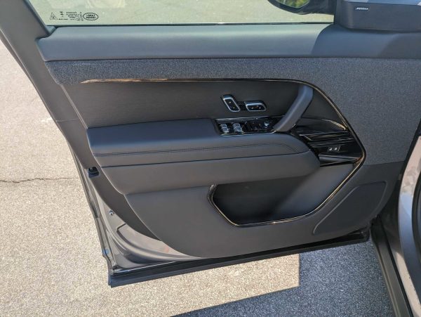 1f35ca250f6b4d8590e204ab0ef62bf9 2023 Land Rover Range Rover Sport SE Dynamic 4WD