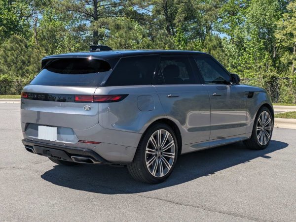2a1272b97e854e3abf3264b0a616090c 2023 Land Rover Range Rover Sport SE Dynamic 4WD