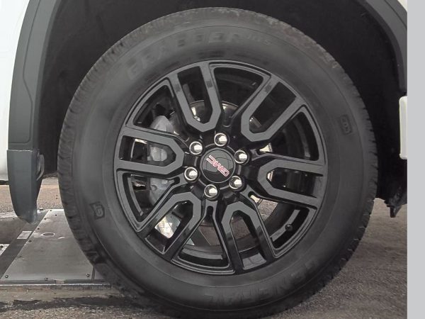 31cfc73c5d0e4279aedcd6c17ee1d8b5 2023 GMC Sierra 1500 Elevation