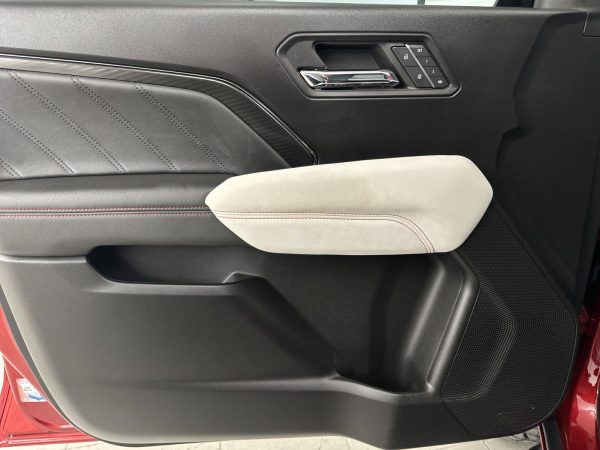 38da3b803e8145b0a30c293b57cd186a 2023 GMC Canyon AT4X