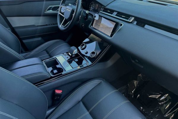4de6a43f97874eec96bfa81df3f2b186 2021 Land Rover Range Rover Velar R-Dynamic S