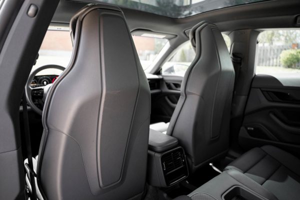 52942b29d6514730876ff792c361fe40 2021 Porsche Taycan 4S
