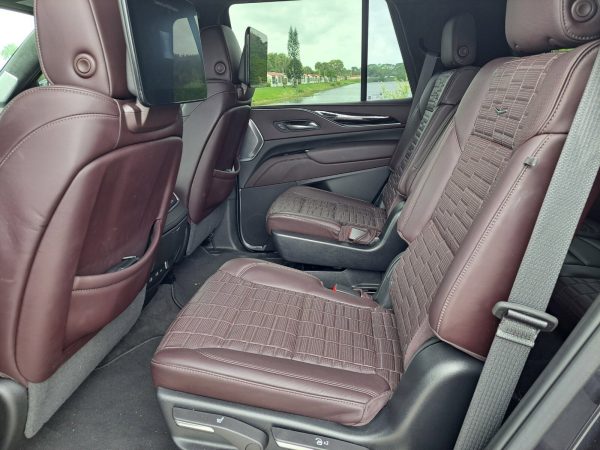 539699786eb449158b0922358f7ca6b6 2023 Cadillac Escalade Sport Platinum