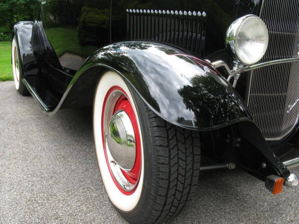 59488584-770-0@2X 1932 Ford Model B Roadster