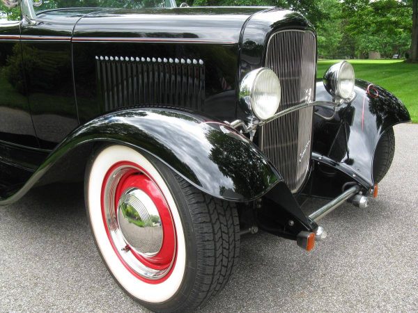 59488585-770-0@2X 1932 Ford Model B Roadster