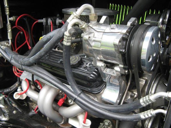 59488632-770-0@2X 1932 Ford Model B Roadster