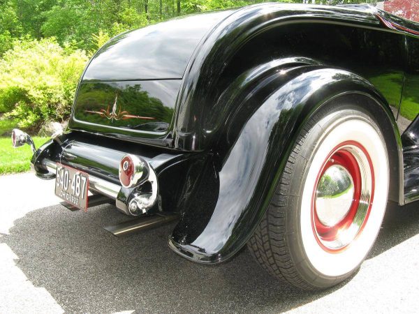 59488772-770-0@2X 1932 Ford Model B Roadster