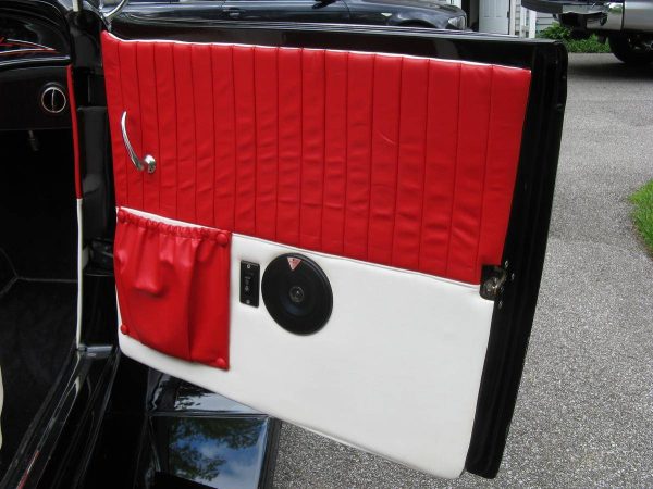 59488806-770-0@2X 1932 Ford Model B Roadster