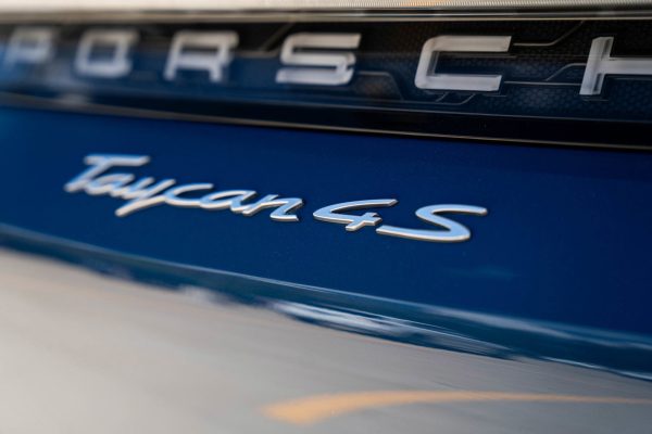 5f12615167e7464d8159dd4796122d1a 2021 Porsche Taycan 4S