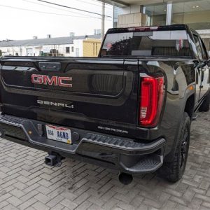 5f603393ccac4e8885dea738b380c77c 2021 GMC Sierra 2500 Denali Black Diamond Edition
