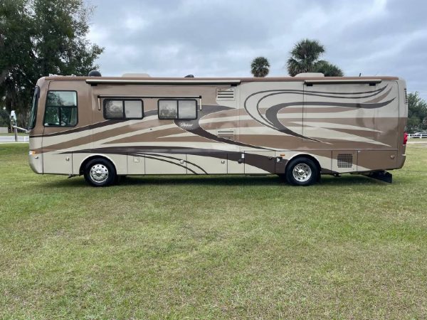 61c1ef8e8e8f076efd2e3c00 2007 Monaco Class A RV DIPLOMAT 38PDQ