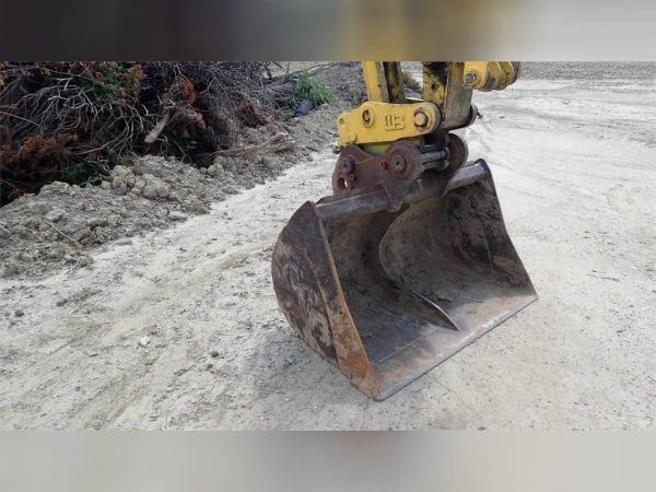 61eaa7afc7863223795f28a0-1.jpg 2008 KOMATSU Excavators PC138US-2