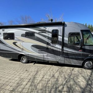 62313359d109c6457702ff99 2013 Winnebago VIA 25Q