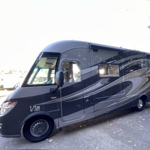 62313369f2afe345516691b3 2013 Winnebago VIA 25Q