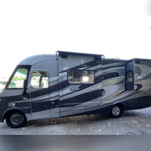 6231336b3330877c87028d43 2013 Winnebago VIA 25Q