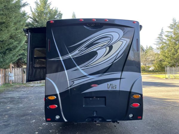 6231336ee60b2201736e320a 2013 Winnebago VIA 25Q