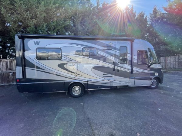 62313372e7ed072e4c6bb705 2013 Winnebago VIA 25Q