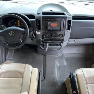 6233a829a6766034847af533 (1) 2013 Winnebago VIA 25Q