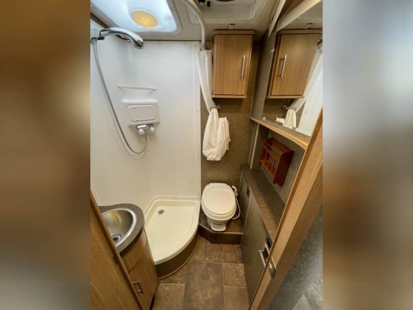 6233a8343fa8a671ee24e9f3 2013 Winnebago VIA 25Q