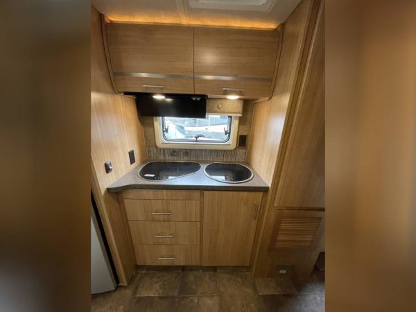 6233a83a5a8b83489e2b4e54 2013 Winnebago VIA 25Q