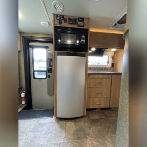 6233a84c47a1a977030c6595 2013 Winnebago VIA 25Q