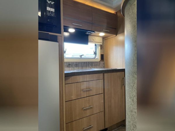 6233a84e6da58b1b77221153 2013 Winnebago VIA 25Q