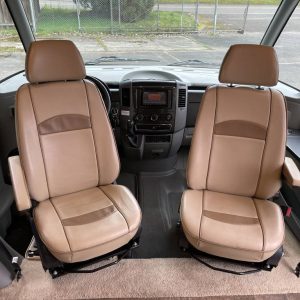 6233a8514cbb2175b3683833 2013 Winnebago VIA 25Q