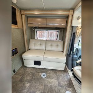 6233a85c803d1f59881a34e5 2013 Winnebago VIA 25Q