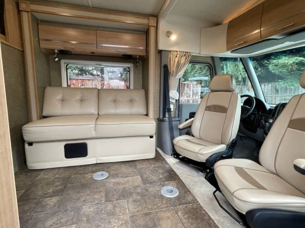 6233a85fdfb92643a4637805 2013 Winnebago VIA 25Q