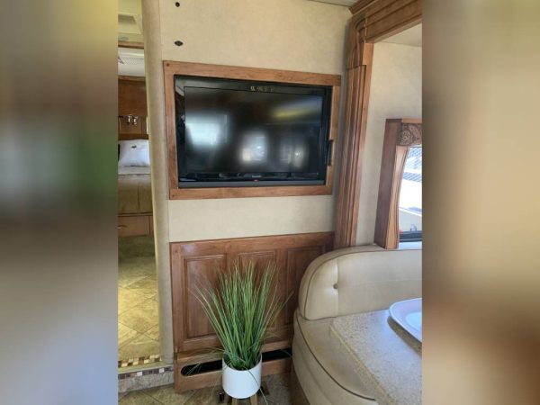 62b356ec442b1f17b171add3 2011 Monaco Class A RV VESTA 32PBS