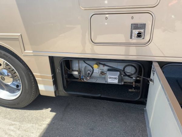 62b35741aacc681026249deb 2011 Monaco Class A RV VESTA 32PBS