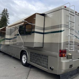 62b4a21a4c3e7f45585d3143 2002 Country Coach Class A RV INTRIGUE 40 SUITE OF DREAMS