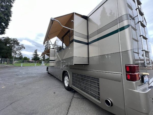 62b4a21f0433020cb70b31b7 2002 Country Coach Class A RV INTRIGUE 40 SUITE OF DREAMS
