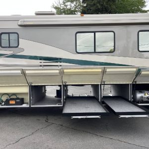 62b4a221d13e4052215bbb83 2002 Country Coach Class A RV INTRIGUE 40 SUITE OF DREAMS