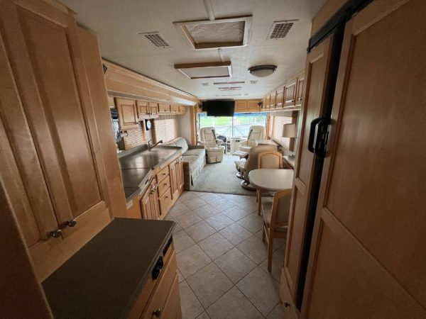 62b4a2244540594535187511 2002 Country Coach Class A RV INTRIGUE 40 SUITE OF DREAMS