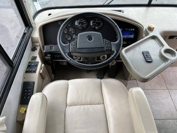 62b4a2244fb42d36345ee489 2002 Country Coach Class A RV INTRIGUE 40 SUITE OF DREAMS