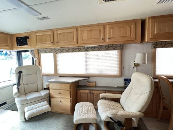62b4a2267a88005950300d55 2002 Country Coach Class A RV INTRIGUE 40 SUITE OF DREAMS