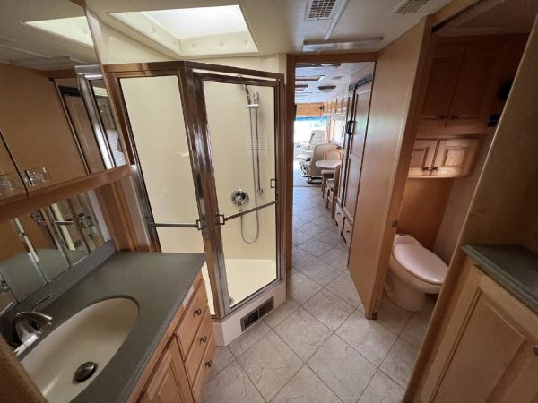 62b4a2297928ec18c54001c8 2002 Country Coach Class A RV INTRIGUE 40 SUITE OF DREAMS