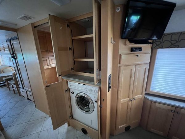 62b4a2297e03ac544822d82d 2002 Country Coach Class A RV INTRIGUE 40 SUITE OF DREAMS