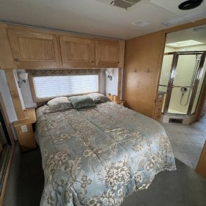 62b4a22ca51fc63c873332ef 2002 Country Coach Class A RV INTRIGUE 40 SUITE OF DREAMS