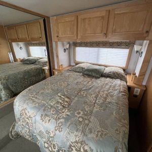 62b4a22cc209b057e4257085 2002 Country Coach Class A RV INTRIGUE 40 SUITE OF DREAMS