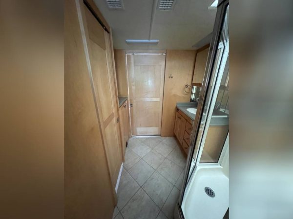 62b4a233f9aa4d17791019b7 2002 Country Coach Class A RV INTRIGUE 40 SUITE OF DREAMS