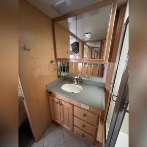 62b4a2368a29b32f2e0d7c2f 2002 Country Coach Class A RV INTRIGUE 40 SUITE OF DREAMS