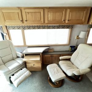 62b4a237dcfa603a027b8117 2002 Country Coach Class A RV INTRIGUE 40 SUITE OF DREAMS