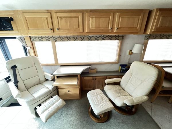 62b4a237dcfa603a027b8117 2002 Country Coach Class A RV INTRIGUE 40 SUITE OF DREAMS