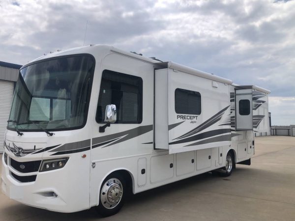 63056097137efa798d12cc35 2018 Jayco Class A RV PRECEPT 31UL