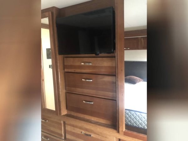 630560daf4723f6a3d4d7515 2018 Jayco Class A RV PRECEPT 31UL