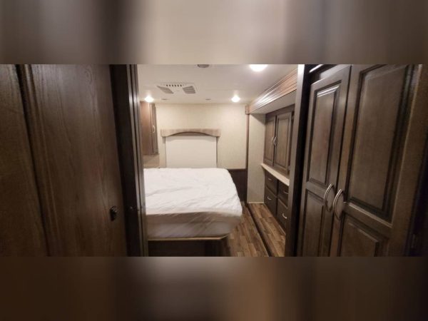 630bde2da203cf2d56527014 2019 Coachmen Class A RV MIRADA 32SS